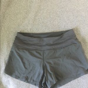 Lululemon Groovy Run short*bonded NWT